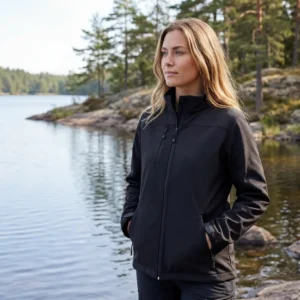 Lady Nord Softshell - 3 lags. Sort. Vandtæt.