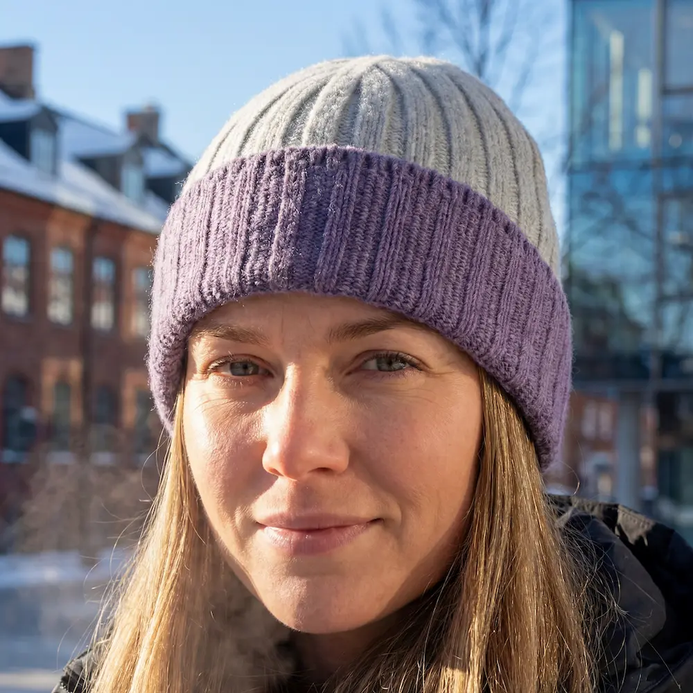 Lækker hue – Beanie Lia, recycled Cashmere, Gray & Purple