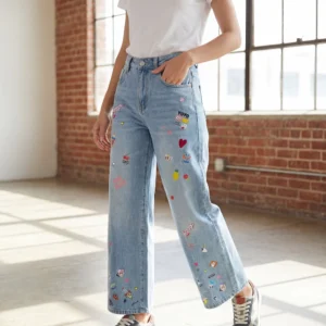 Jeans til med rigtig søde finurlige broderet på. Til kvinder