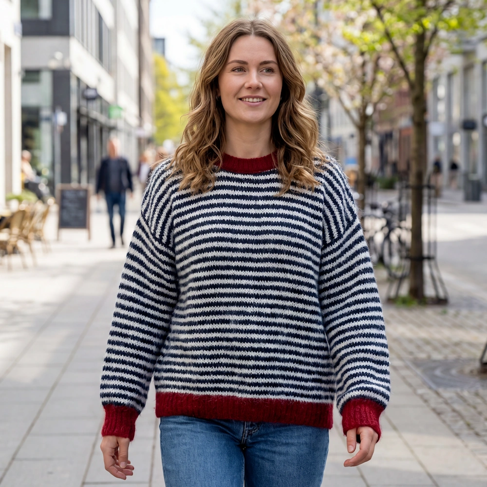 Super lækker sweater, navy & hvide striber